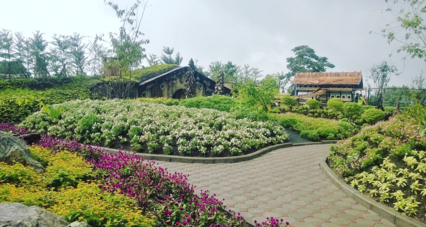 Taman Rumah Hobbit Bandung