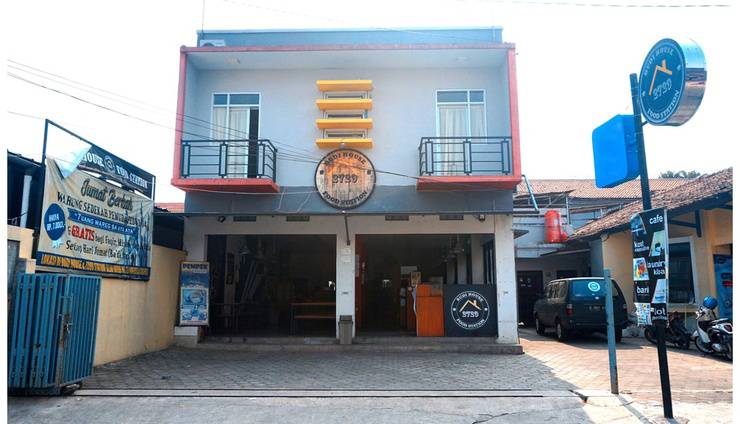 Budi House & Food Station